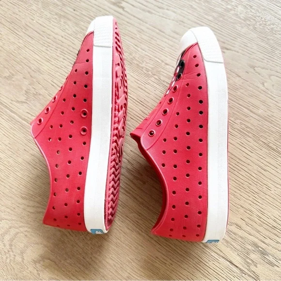 Native x Disney Minnie Mouse Red Jefferson Sneakers - Picture 4 of 8